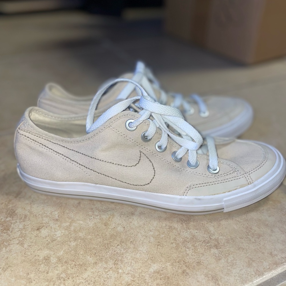 Nike Women's Cream Sneakers